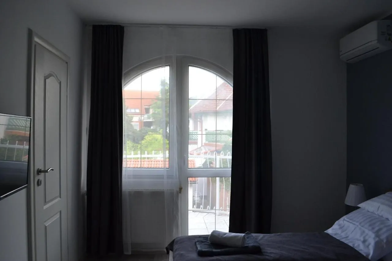 Fonix Design Rooms Debreţin