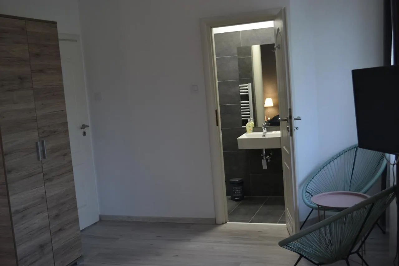 Fonix Design Rooms Debreţin B&B